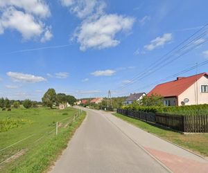   To jedno z nielicznych takich miejsc na Mazurach. Drewniany kościółek z XVII wieku robi wrażenie!