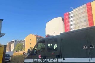 Saperzy w centrum Krakowa. Przy ul. Karmelickiej znaleziono granat i pistolet 