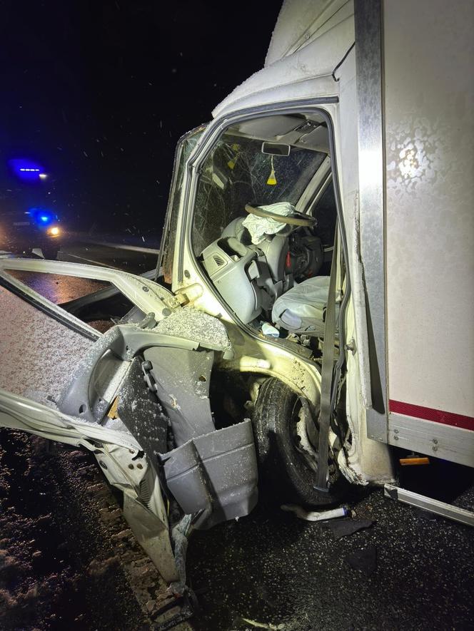 Tragiczny wypadek w Dybowie pod Toruniem. Nie żyje kierowca