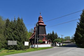 To jedna z najpiękniejszych wsi w Małopolsce. Zasłynęła dzięki jednej decyzji proboszcza