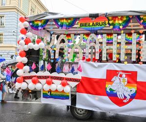 17. Wrocławski Marsz Równości wystartował. Na trasie pojawili się przeciwnicy 