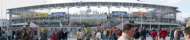 Kiedyś wszyscy nam go zazdrościli, dzisiaj szału nie ma! Stadion w Kielcach ma już 15 lat!
