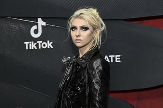 Taylor Momsen niemal toples pojawiła się na czerwonym dywanie! Czy The Pretty Reckless ma w planach nowy album?