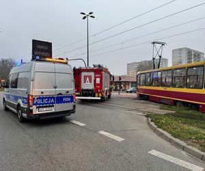 Łódź. Wypadek na skrzyżowaniu Aleksandrowskiej z Rydzową. Tramwaj zderzył się z ciężarówką [ZDJĘCIA].