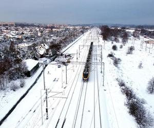 Paraliż Kolei Śląskich. Zima pokrzyżowała rozkłady i opóźniła pociągi. Niektóre odwołała