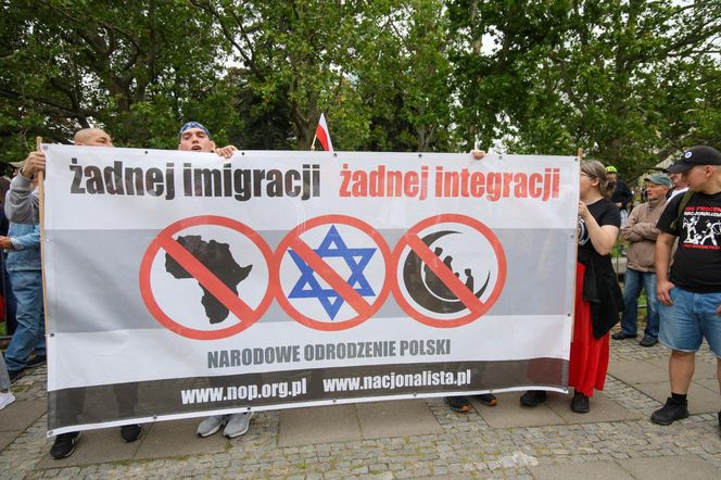 Protesty przeciwko migracji w całym kraju!