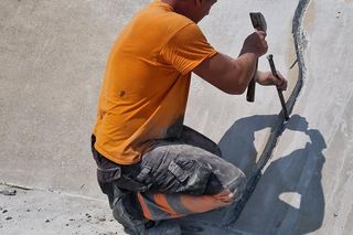 Czy nowa metoda się sprawdzi? Zakończono pierwsze prace naprawcze na Skateplazie w Lesznie