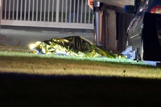 Kierowca toyoty nie przeżył potwornego uderzenia. Jego auto wbiło się w tył naczepy. Policjanci nie wykluczają jednego…