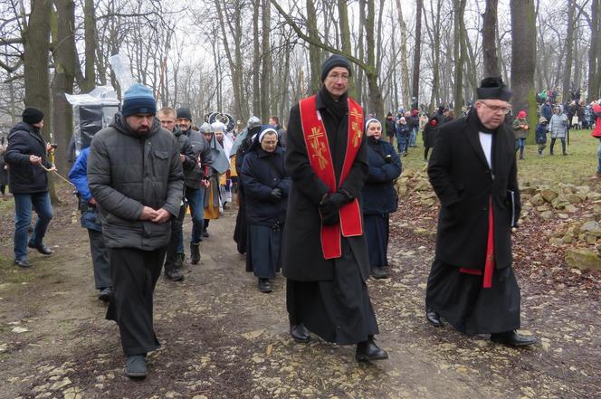 Misterium Męki Pańskiej na kalwaryjskim wzgórzu w Piekarach Śląskich