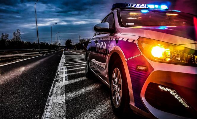Pościg w Suchowoli. 24-latek z Suwałk uciekał przed policją kradzionym samochodem