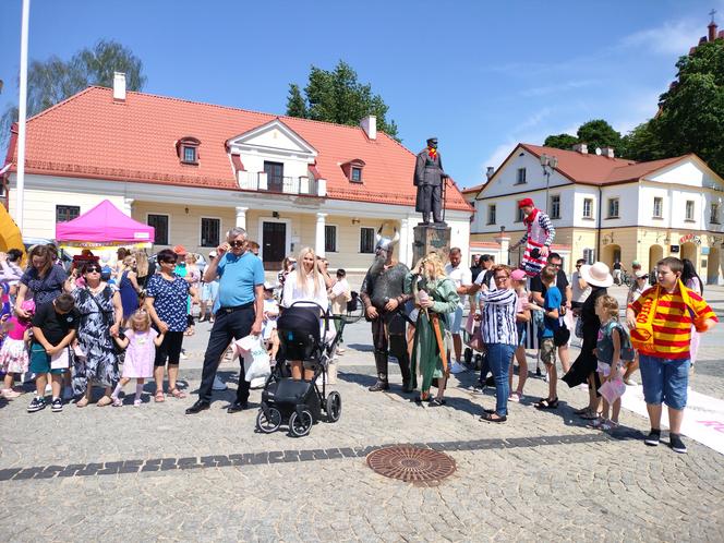 Chcieli podkreślić potrzebę swoich działań. Ulicami Białegostoku przeszedł Marsz Rodzin Zastępczych