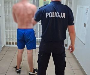 Pijany 31-latek próbował zepchnąć policjantów z drogi
