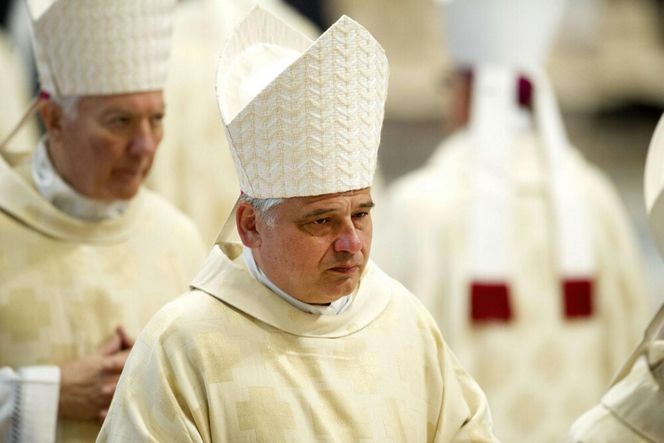 "Był cierpiący, błogosławił ludzi do końca i zniknął". Jałmużnik papieża o jego ostatnich chwilach