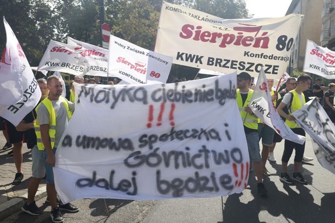 Protest górników i hutników ze Śląska w Warszawie