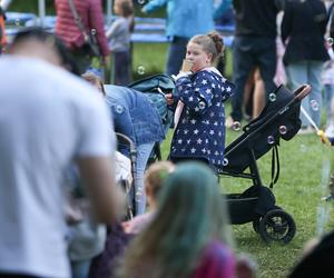 Festiwal kolorów na stadionie Walki Zabrze ZDJĘCIA