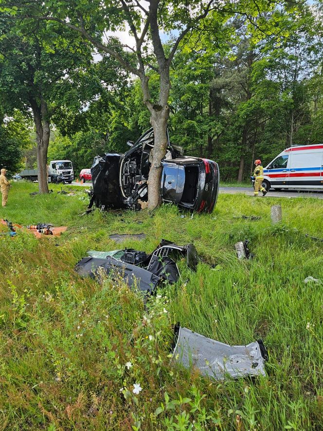 Śmiertelny wypadek na DK 27 pod Żarami. Kierujący audi Q7 nie żyje [ZDJĘCIA].