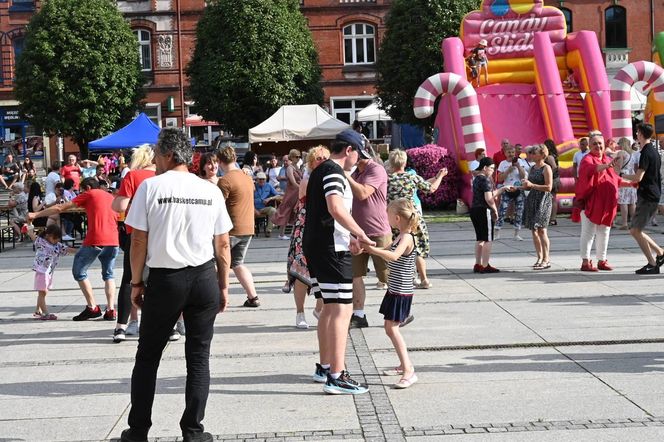 "Rudzko Potańcówka - jako bywało", czyli taneczne rytmy na rynku w Rudzie Śląskiej
