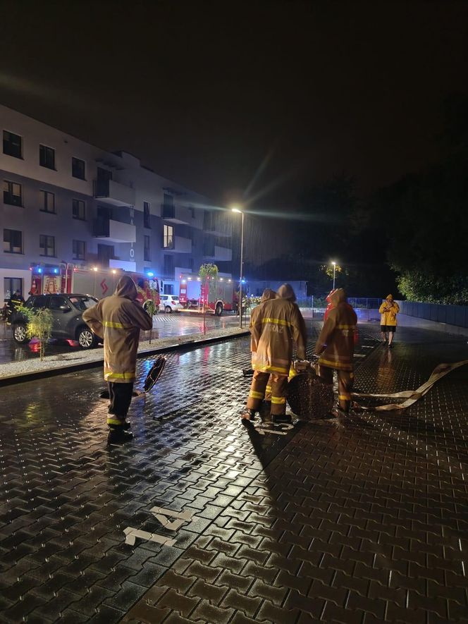 Gwałtowne wezbrania rzek w województwie śląskim. "Sytuacja jest naprawdę trudna"
