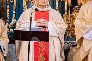 Katecheta wyszarpał ucznia za ucho