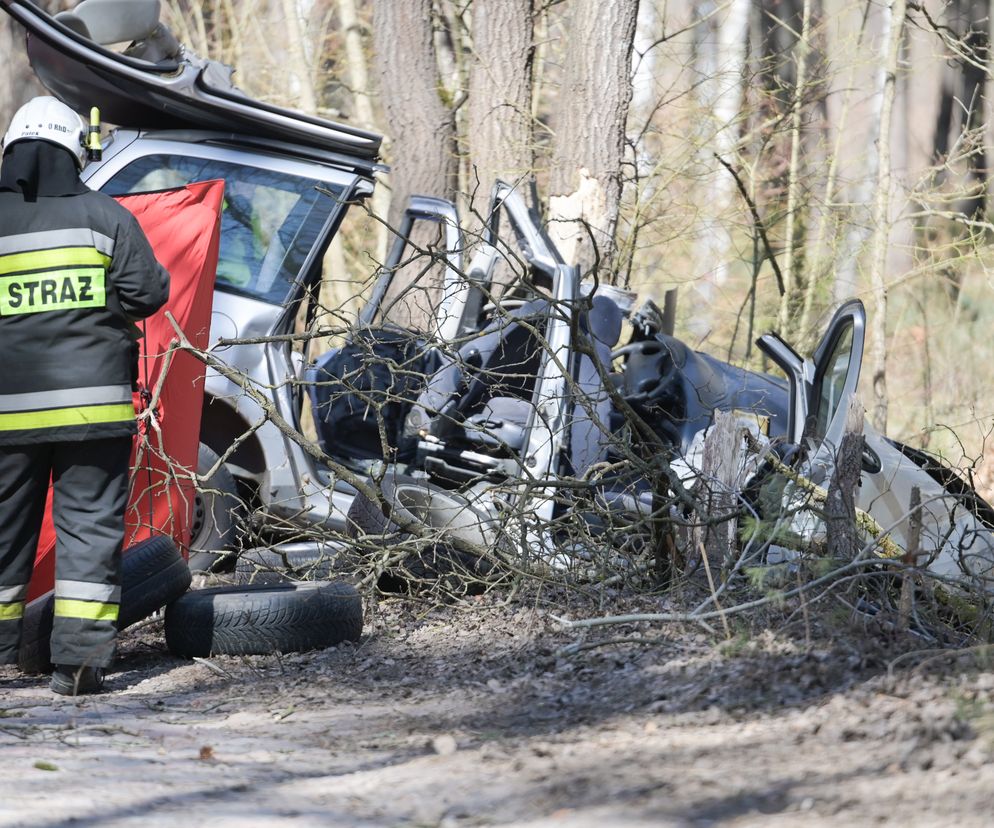 Koszmarny wypadek w Rulewie. Kierowca zginął w Poniedziałek Wielkanocny