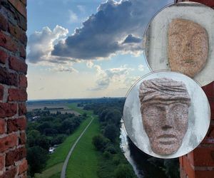 Przez to miasto Kujawsko-Pomorskiem nie da się przejść niezauważonym. Na turystów patrzy ponad 200 par kamiennych oczu. Wszędzie są twarze!