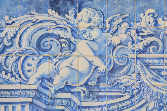 Sceny mitologiczne i religijne na płytkach azulejo