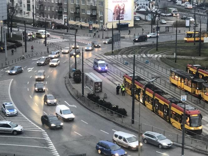 Ranny pasażer tramwaju na rondzie Wiatraczna 