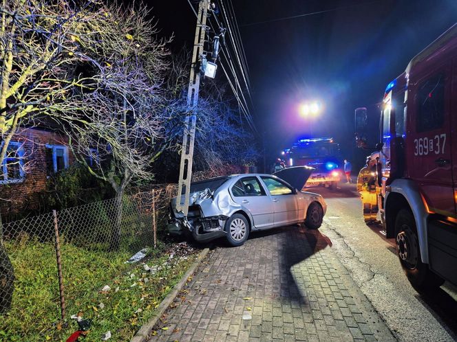 17-latek skosił autem słup energetyczny