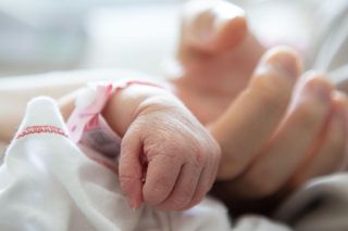 Wcześniak z kieleckiego okna życia wciąż w ciężkim stanie. Lekarze się nie poddają