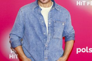 Dawno niewidziany na ściance Mietek Szcześniak w blasku fleszy. Wystąpi w Sopocie