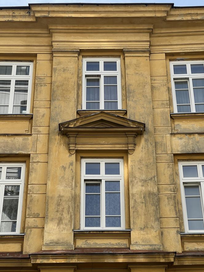 Ten zabytkowy budynek na Wilczej kryje niezwykłą historię. Właśnie trafił do rejestru!