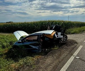 Groźny wypadek na DW 416. Błąd 20-latka doprowadził do zderzenia. Trzy osoby w szpitalu