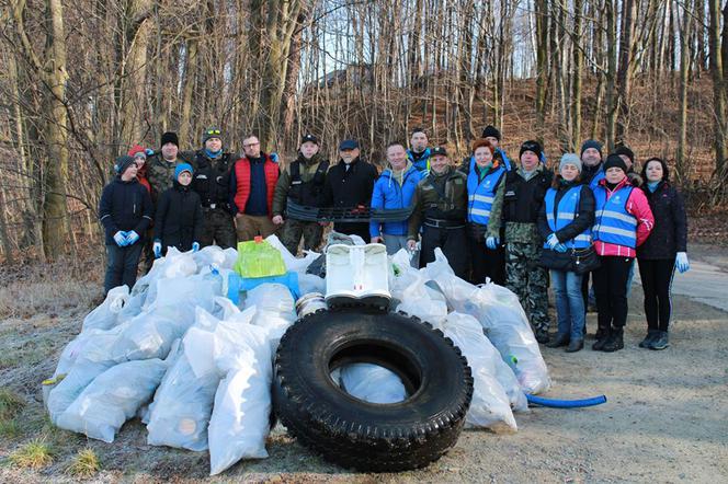 akcja sprzątania brzegów jeziora Żywieckiego 