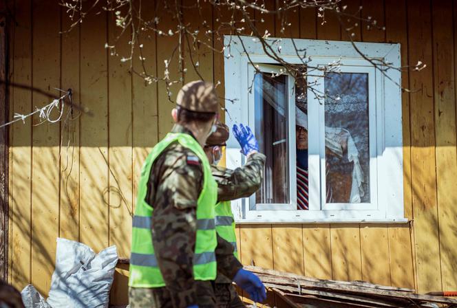 Żołnierze z  3. Podkarpackiej Brygady OT dostarczyli 15 ton żywności potrzebującym