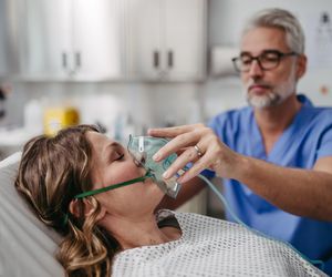 Zmniejsza „lęk przed maską” o 74%. Dlaczego pacjenci uciekają od ratującej życie terapii?