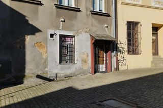 Szokujące odkrycie w Tarnowie. Ciało mężczyzny leżało w centrum miasta
