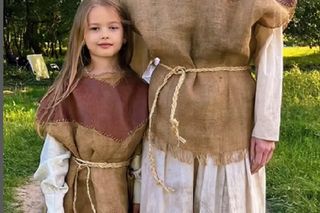 Na sygnale na planie. Anna (Lea Oleksiak)