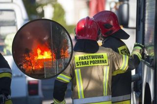 Pożar pociągu przed Poznaniem Głównym. Spore zagrożenie dla kibiców z Warszawy