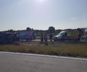 Wypadek na S7. Ciężko ranna osoba została zabrana śmigłowcem LPR do szpitala w Olsztynie [ZDJĘCIA]