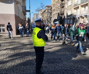 Górnicy protestowali pod ministerstwem przemysłu w Katowicach przeciwko likwidacji KWK Bielszowice