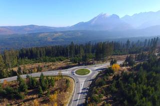 Najwyżej położoną drogę w Polsce znajdziemy w Małopolsce. Jak tam dojechać? 