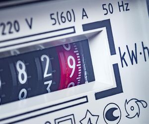 Jak obniżyć rachunki za prąd? Co zużywa najwięcej energii? Na te sprzęty uważaj!