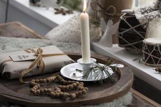 Domowe akcesoria emaliowane