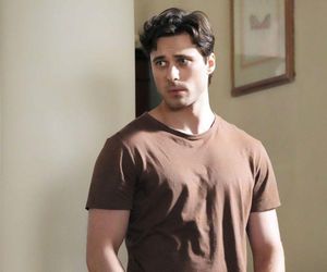 	Barwy szczęścia odc. 3201. Cezary (Marcel Opaliński)