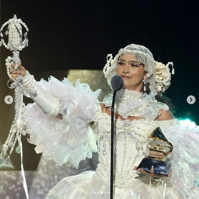 Przebrała się za abażur. Tak wielka gwiazda wyglądała na ceremonii rozdania nagród Grammy