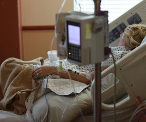 Weszli do jej mieszkania. Po tym co zobaczyli, chcieli jej amputować nogi! Miał się nią opiekować MOPS