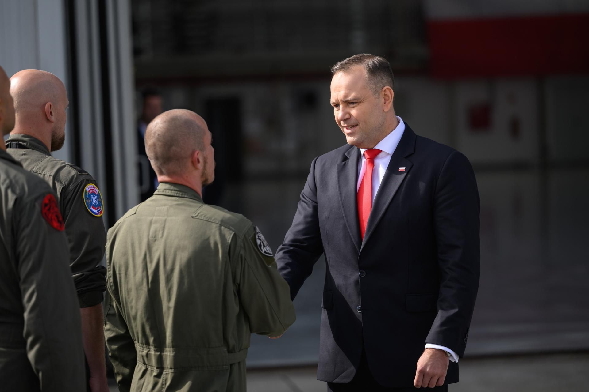 Prezydent Nawrocki spotkał się z żołnierzami. "Sygnał dla Putina"