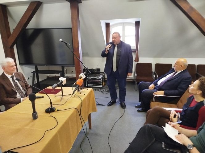 Dwór w Nowych Iganiach wymaga wielu prac renowacyjnych. W ostatnich latach na terenie dworu trwały prace przygotowawcze