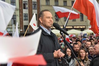 Nawrocki u Mentzena wyznał, że ma dostęp do broni. Powiedział, dlaczego. Groza!