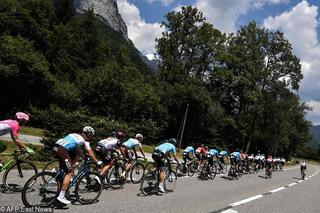 Tour de France przegrał z koronawirusem. Kolarze pojadą w sierpniu i wrześniu